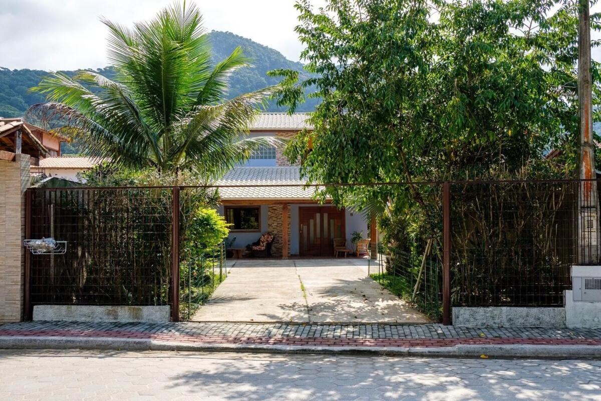 Bh06 - Barra Seca - Bh6: Gostosa, Espacosa, Com Ar - 200 Mts Da Casa de férias Ubatuba